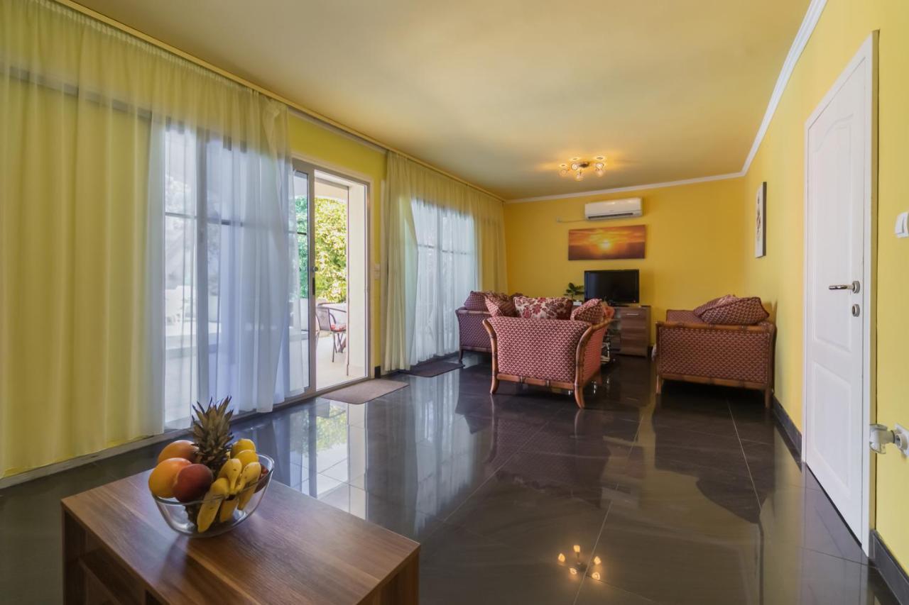 Villa Тиват Екстер'єр фото